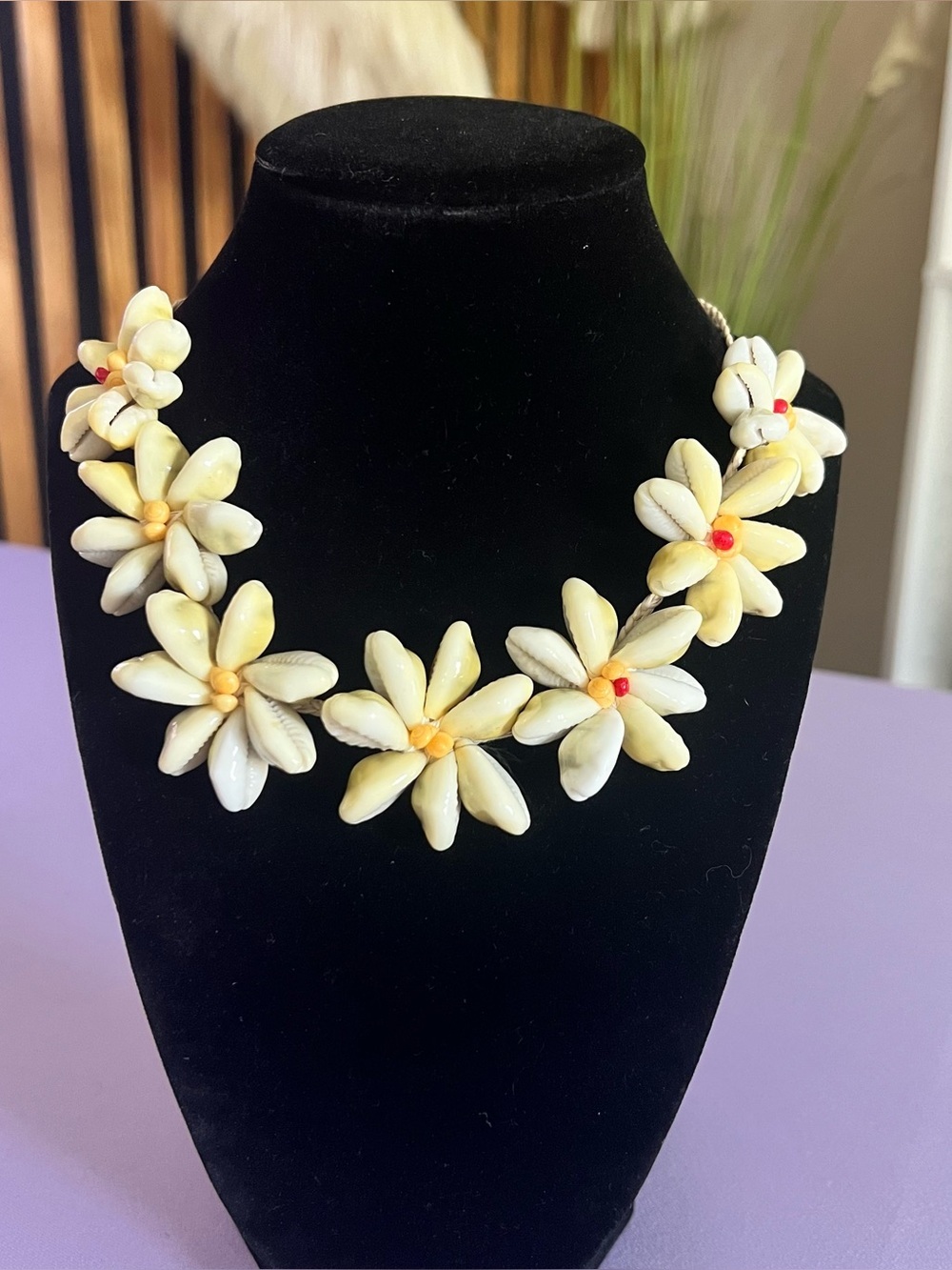 Vintage Handmade Cowrie Shell Daisy Necklace Hawaiian Coastal Cottagecore